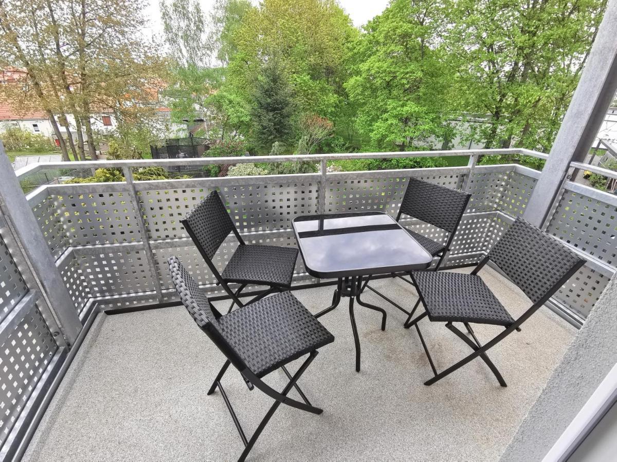Bohnapartments: Stadtblick Zechenhaus mit Balkon und Parkplatz Ilmenau Exterior photo