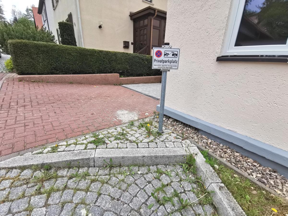 Bohnapartments: Stadtblick Zechenhaus mit Balkon und Parkplatz Ilmenau Exterior photo