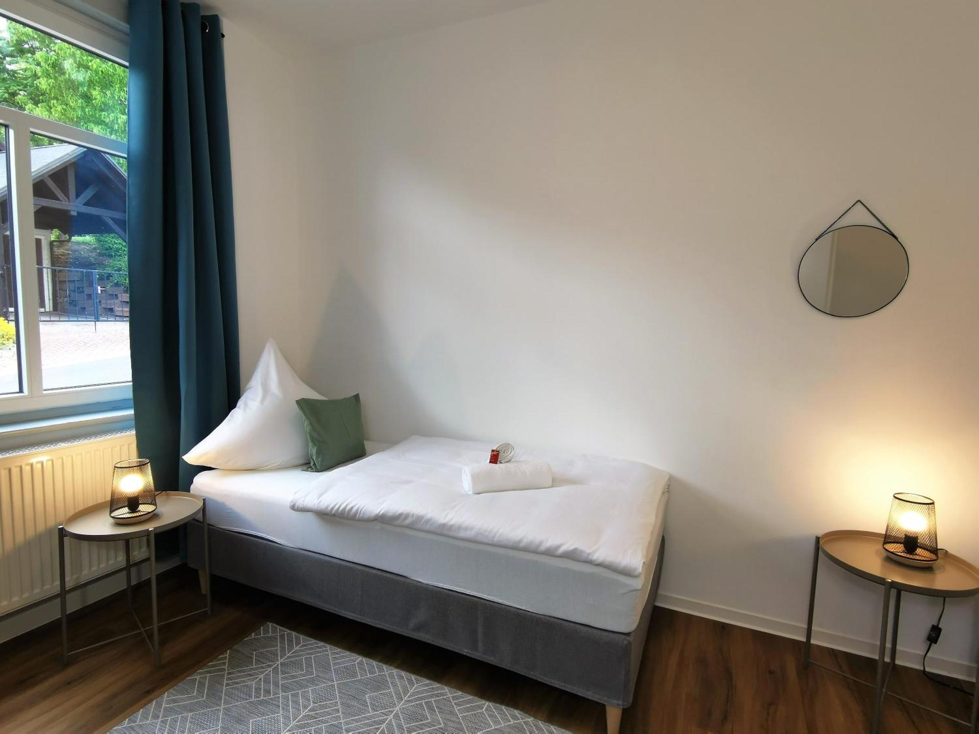 Bohnapartments: Stadtblick Zechenhaus mit Balkon und Parkplatz Ilmenau Exterior photo